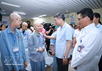PM visits, presents gifts to child patients at Viet Nam National Cancer Hospital
